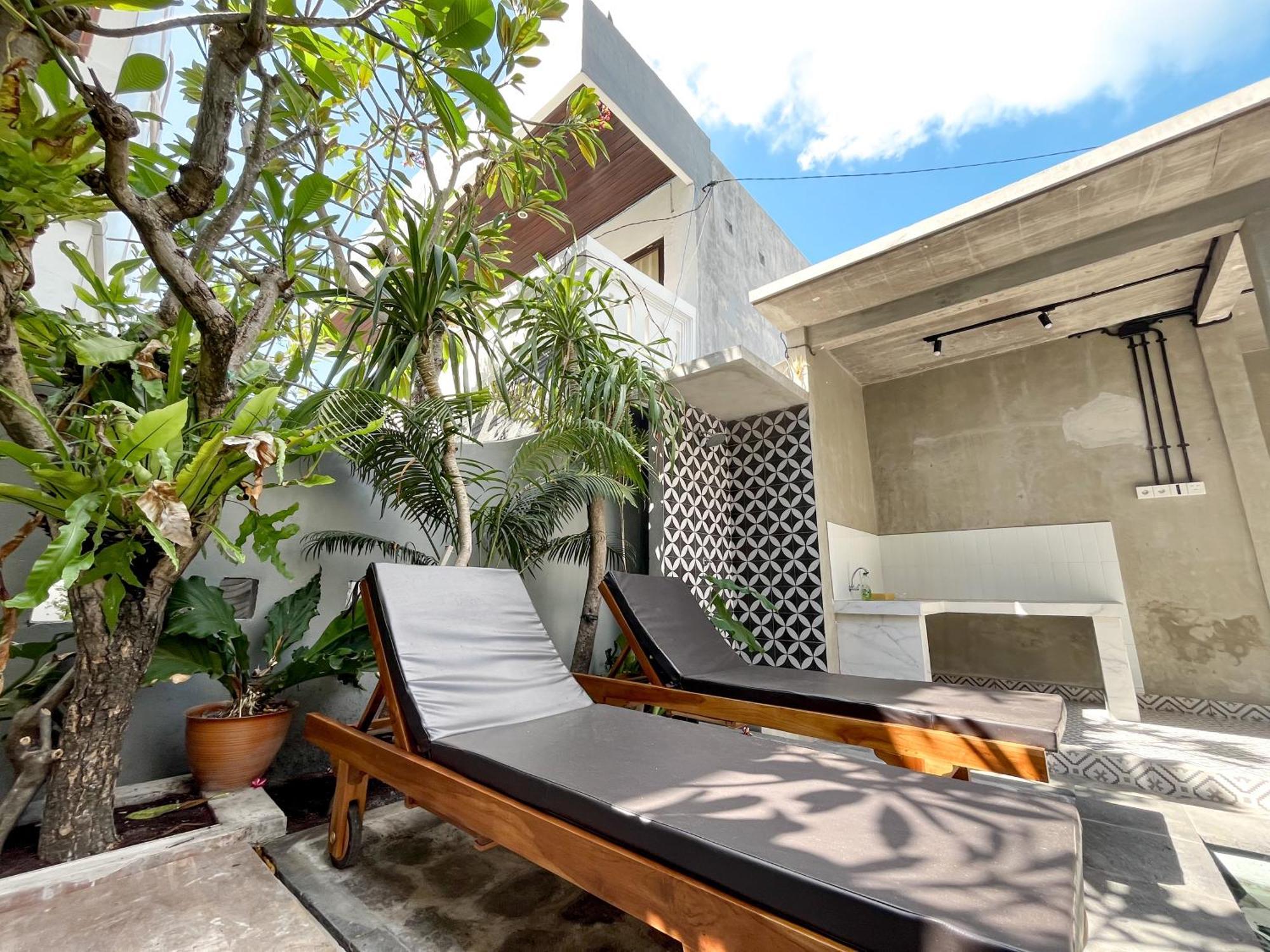 Adi Surya Guest House Seminyak Eksteriør billede