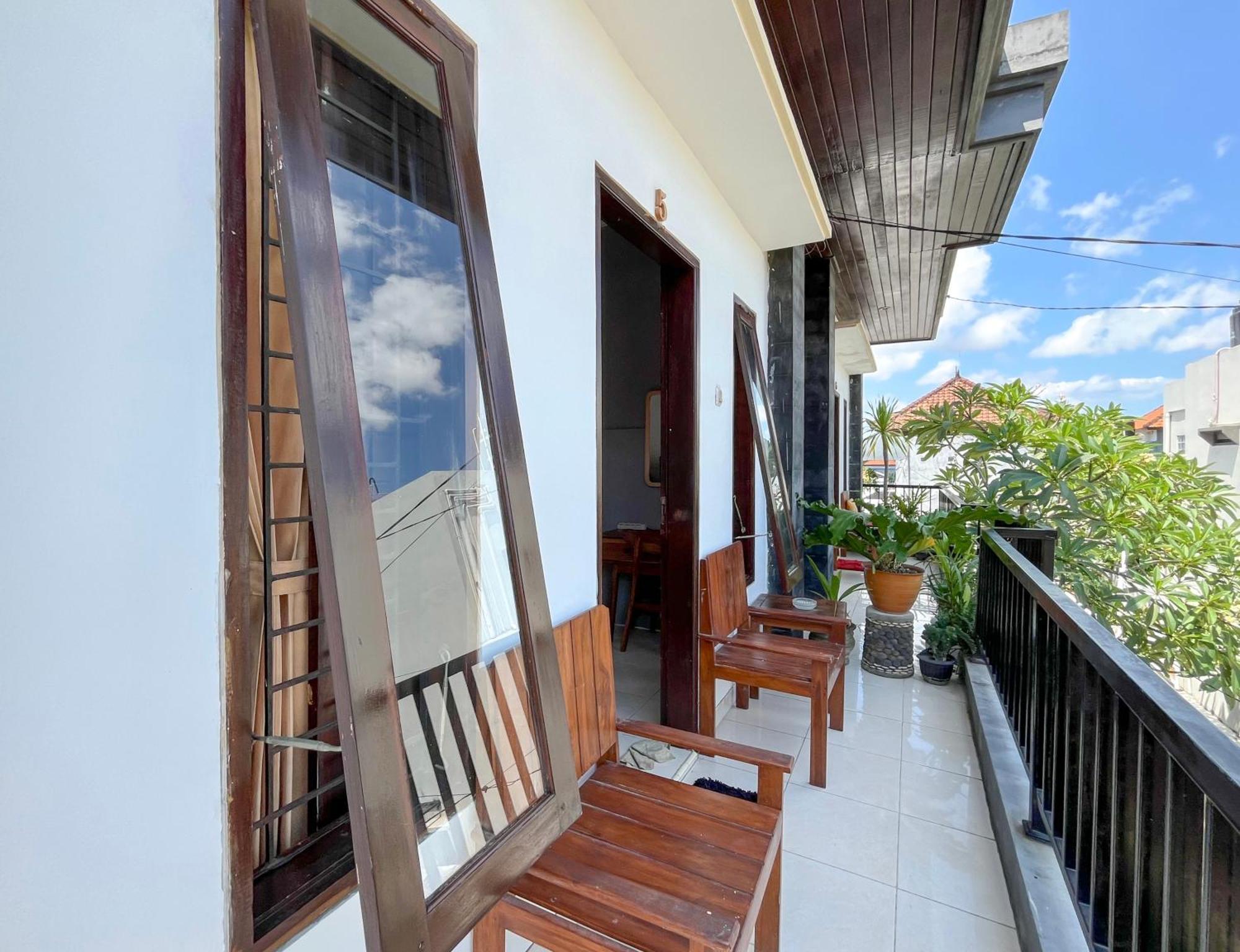 Adi Surya Guest House Seminyak Eksteriør billede